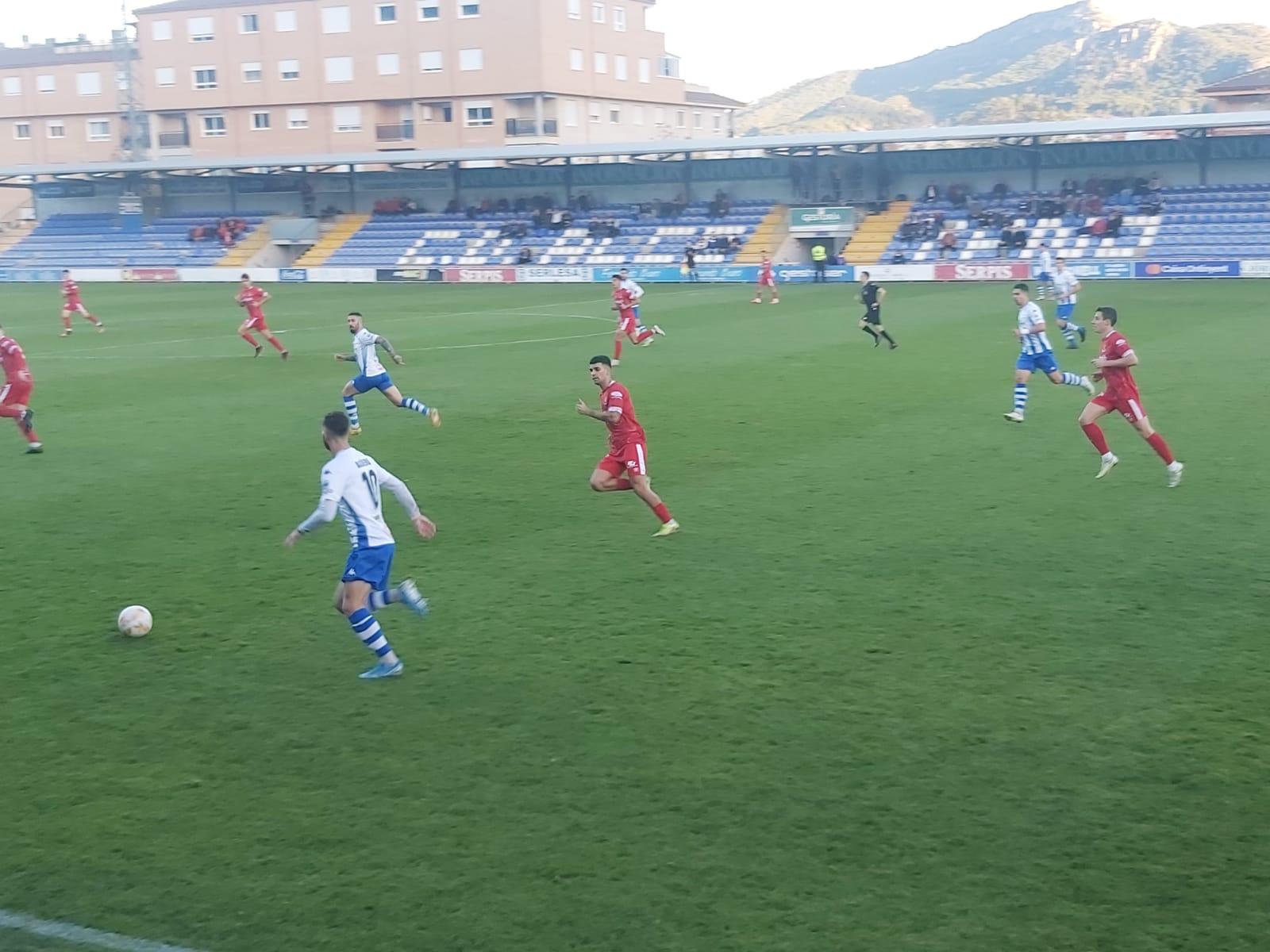 Jugada de Agüero por el carril izquierdo de El Collao