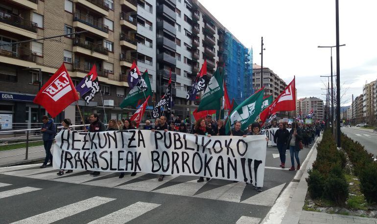 La manifestación ha atravesado la Avenida Gasteiz