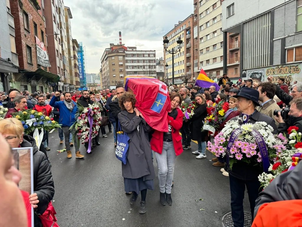 Entierro de Anita Sirgo