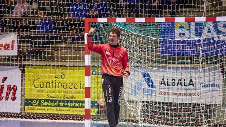 El portero del BlasGón y Bodegas Ceres, Luis de Vega, repasa, en El Banquillo de la SER, el buen momento del equipo a pesar de tantas adversidades