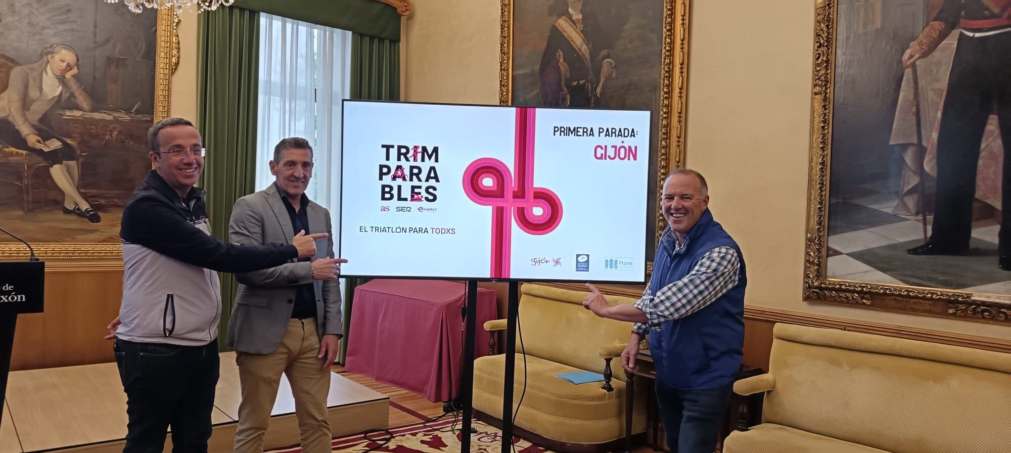 Jorge García, Jorge Pañeda y Ángel Fernández presentan el cartel de Trimparables Gijón.