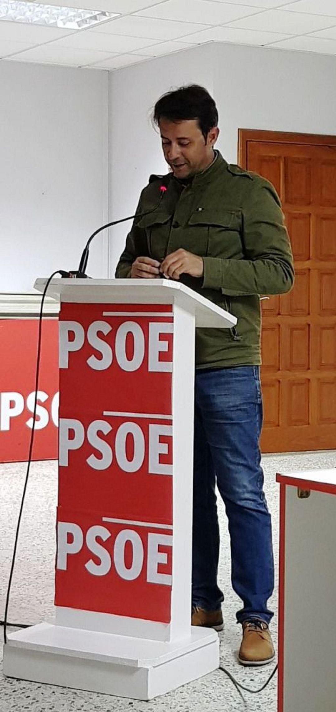 David Duarte en una asamblea del PSOE en Arrecife.