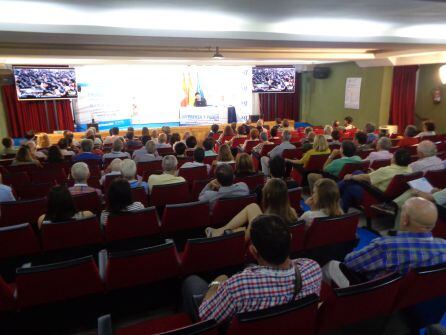 El salón de actos de San Gabriel acoge las conferencias del curso