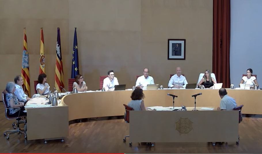 Equip de govern del Consell en un ple