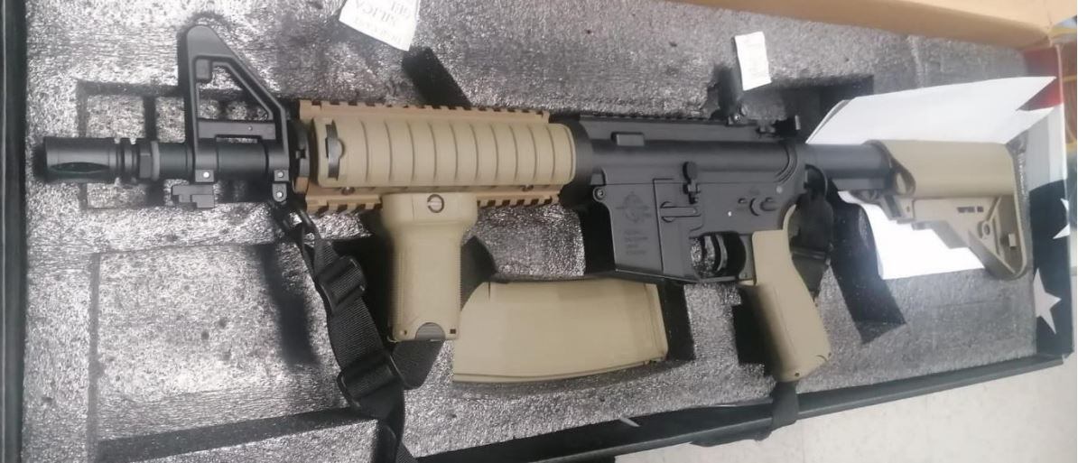 L'escopeta amb la qual el detingut disparava boles de PVC