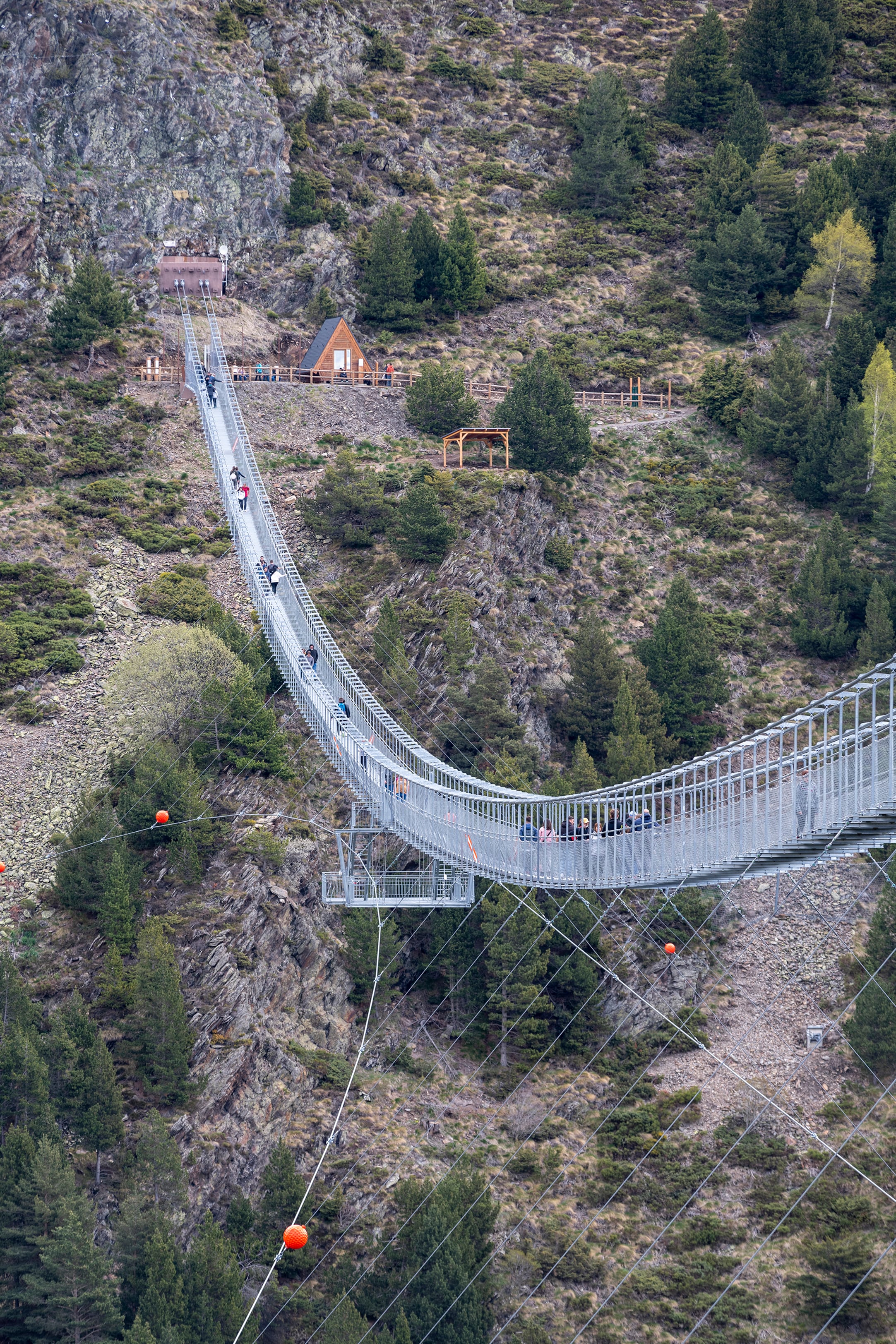 El &#039;jumping&#039; es farà des de la platofrma ubicada a la meitat del pont tibetà
