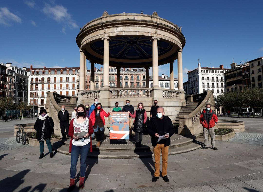 Portavoces de la iniciativa Carta de Derechos Sociales, en la que se integran sindicatos y numerosos colectivos sociales