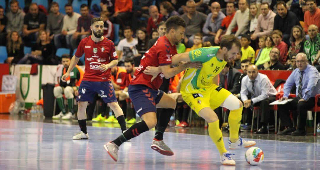 Momento del encuentro entre Osasuna Magna y Jaén Paraíso Interior FS.