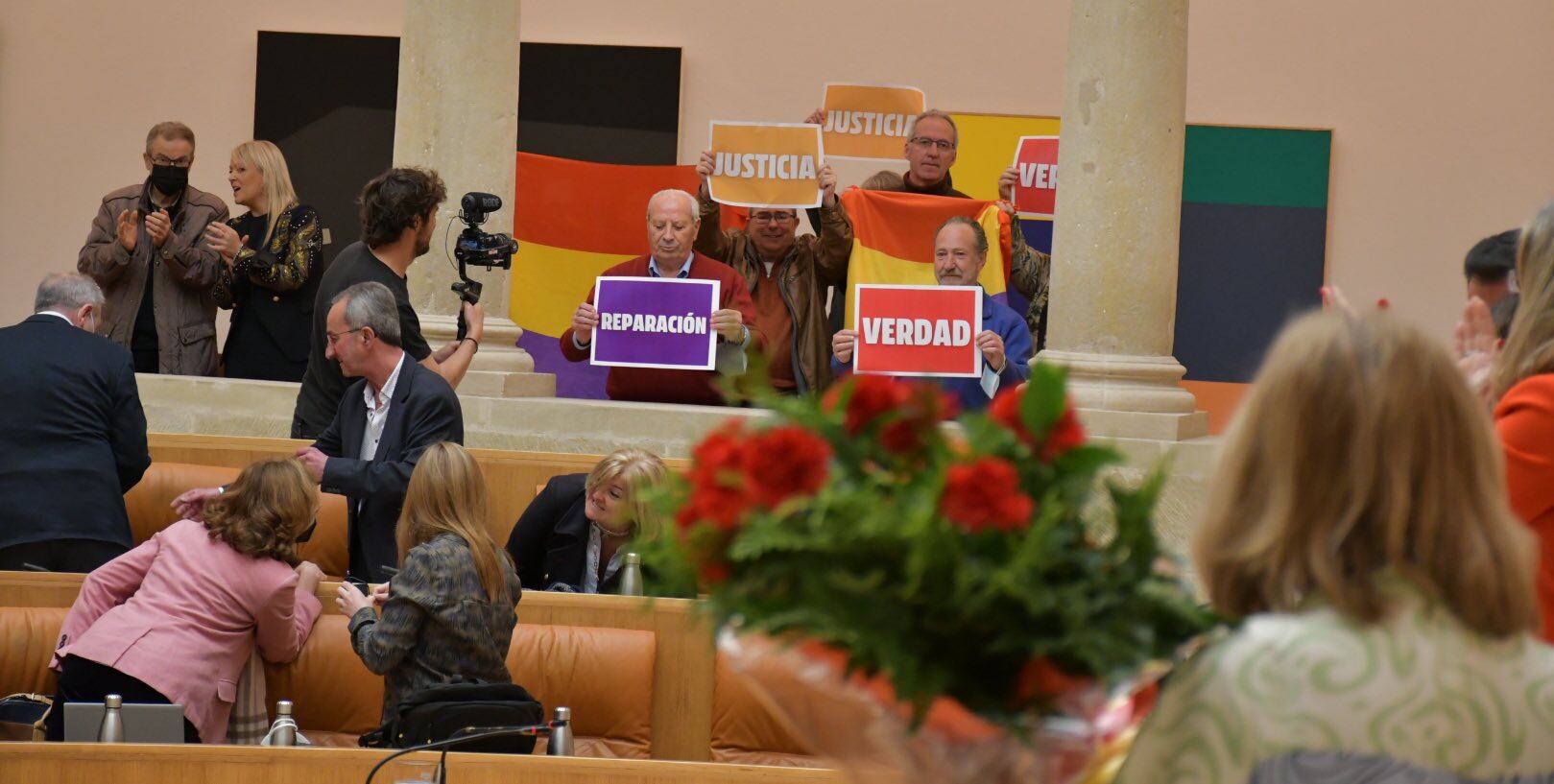 El Parlamento de La Rioja ha aprobado la Ley de Memoria Democrática.