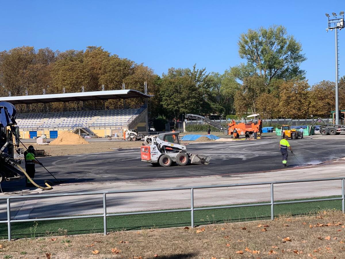 El Ayuntamiento de Vitoria espera que la pista de atletismo de Mendizorroza esté lista para finales de abril