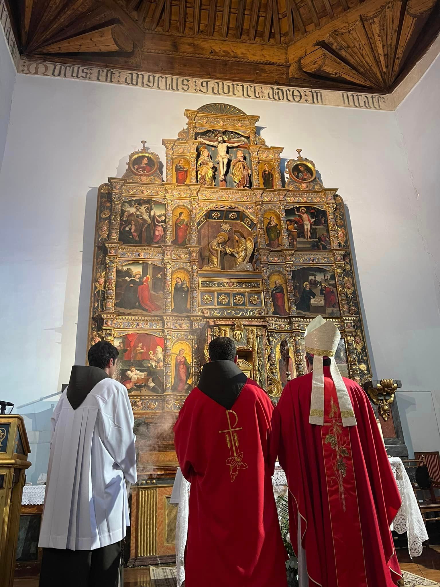 El obispo de Getafe, Ginés García Beltrán, ha presidido la misa de reapertura del convento de Griñón tras dos años vacío