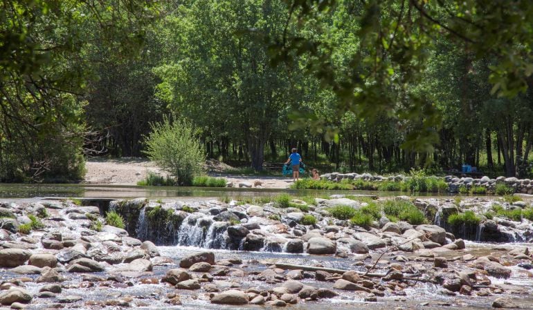 Las Presillas, las piscinas naturales de Rascafría, son uno de los cuatros puntos autorizados para el baño en nuestra región 