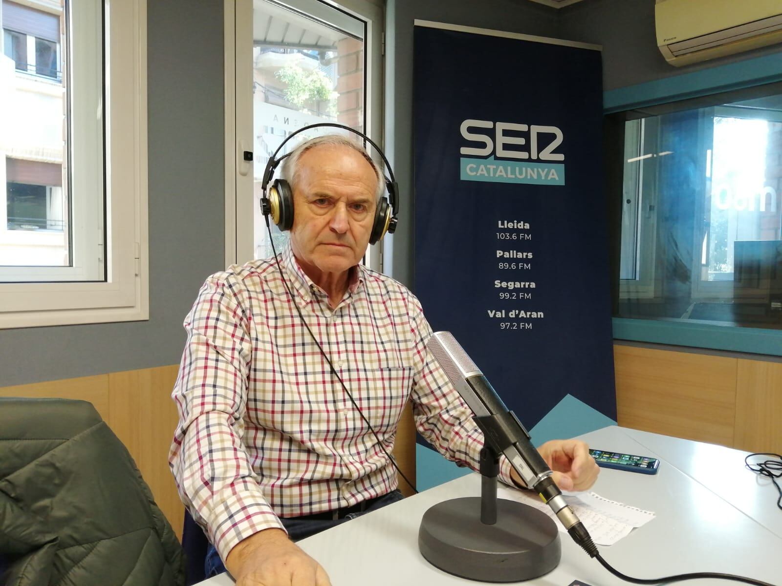 El president del Banc dels Aliments de Lleida, Antoni Fo, durant l'entrevista avui a Ràdio Lleida.