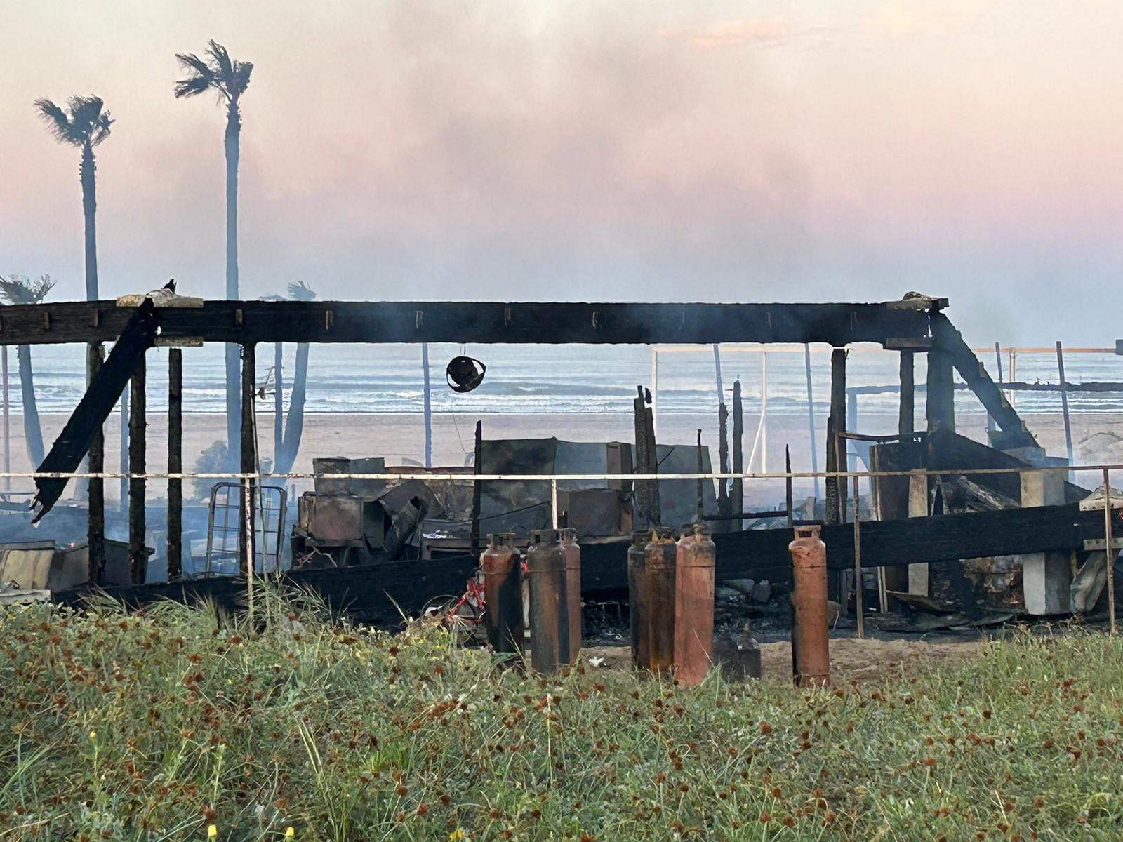 Incendio de Chiringuito &#039;El Tabla&#039; de Punta Umbría