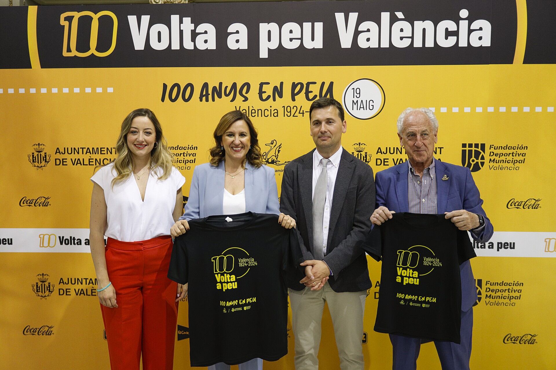 Presentación de la carrera solidaria &#039;Volta a Peu&#039; en el Ayuntamiento de València