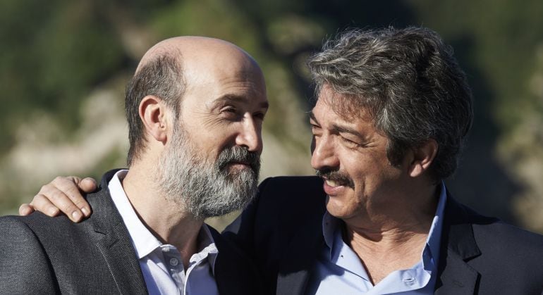 SAN SEBASTIAN, SPAIN - SEPTEMBER 19:  Actors Javier Camara (L) and Ricardo Darin (R) attend &quot;Truman&quot; photocall during the 63rd San Sebastian International Film Festival on September 19, 2015 in San Sebastian, Spain.  (Photo by Carlos Alvarez/Getty Images)