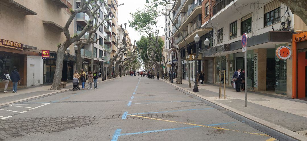 Tramo de la calle Marqués de Campo, en Dénia, el domingo 25 de abril.