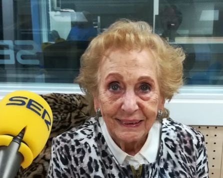 Bienvenida Pérez en los estudios de SER Ciudad Real