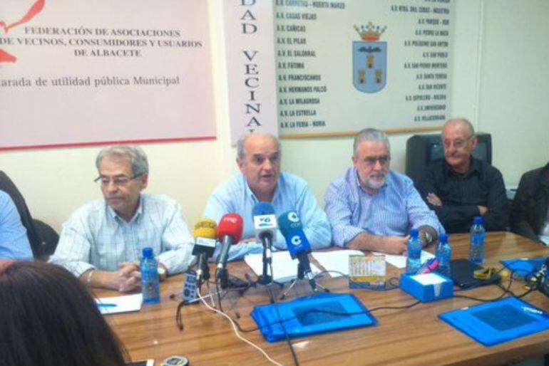 El presidente de la FAVA en la rueda de prensa celebrada esta mañana