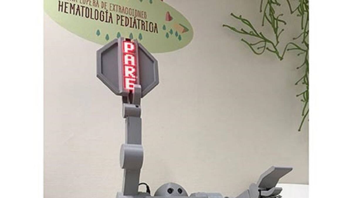 Robot del IES 9 Valles instalado en Valdecilla