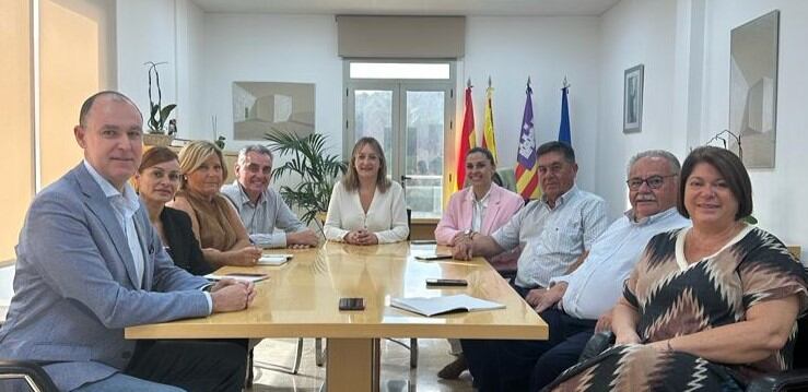 Un momento durante la reunión con los representantes del Ayuntamiento de Sant Joan