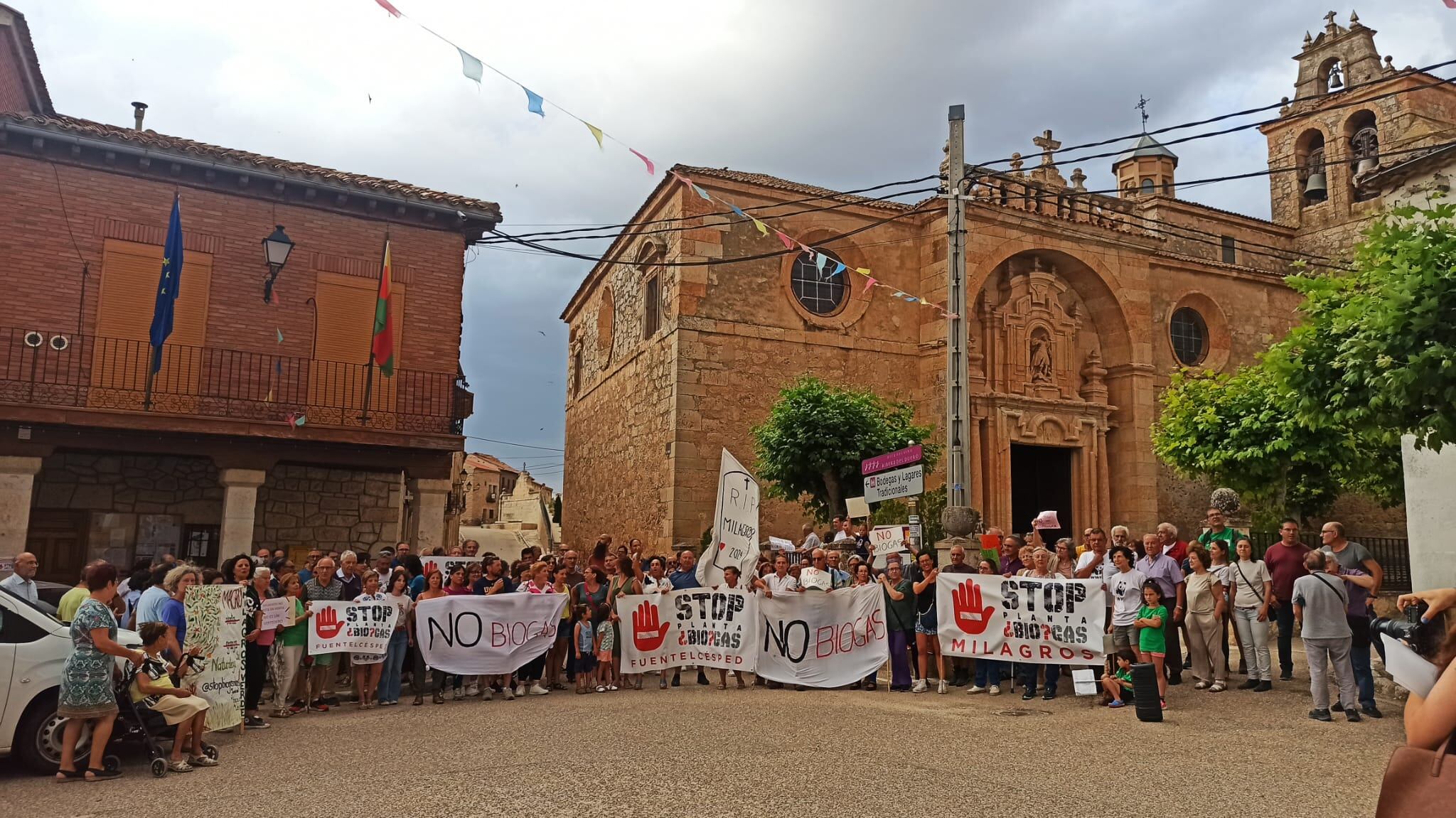 Manifestación en Fuentelcésped contra el biogás