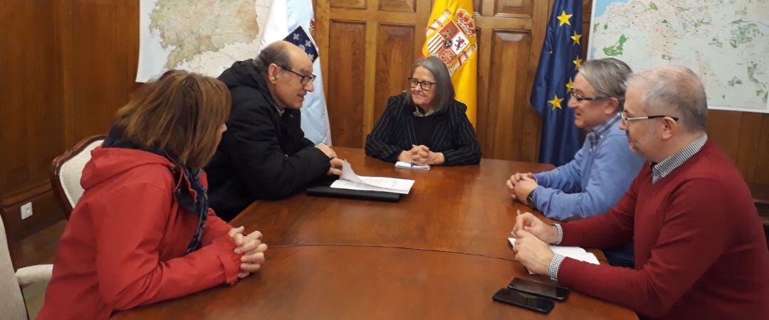 Reunión de la Subdelegada del Gobierno con la Comisión en Defensa do Común