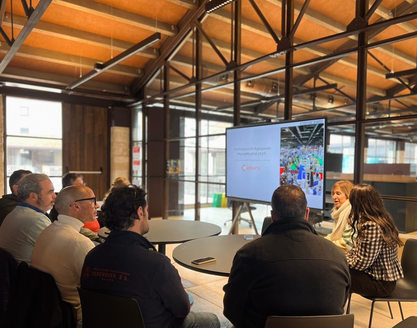 Reunión sector metal para crear una marca en Alcoy