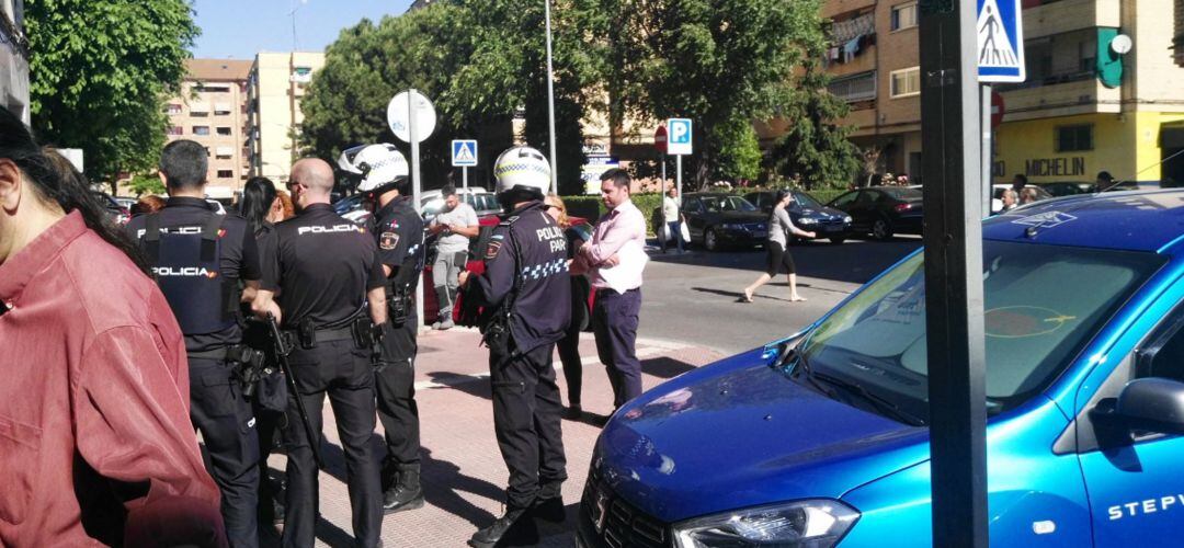 La policía ha desalojado a los manifestantes, algunos de los cuales han tenido heridas leves