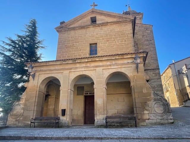 Iglesia de Barriobusto donde esta colocada la placa