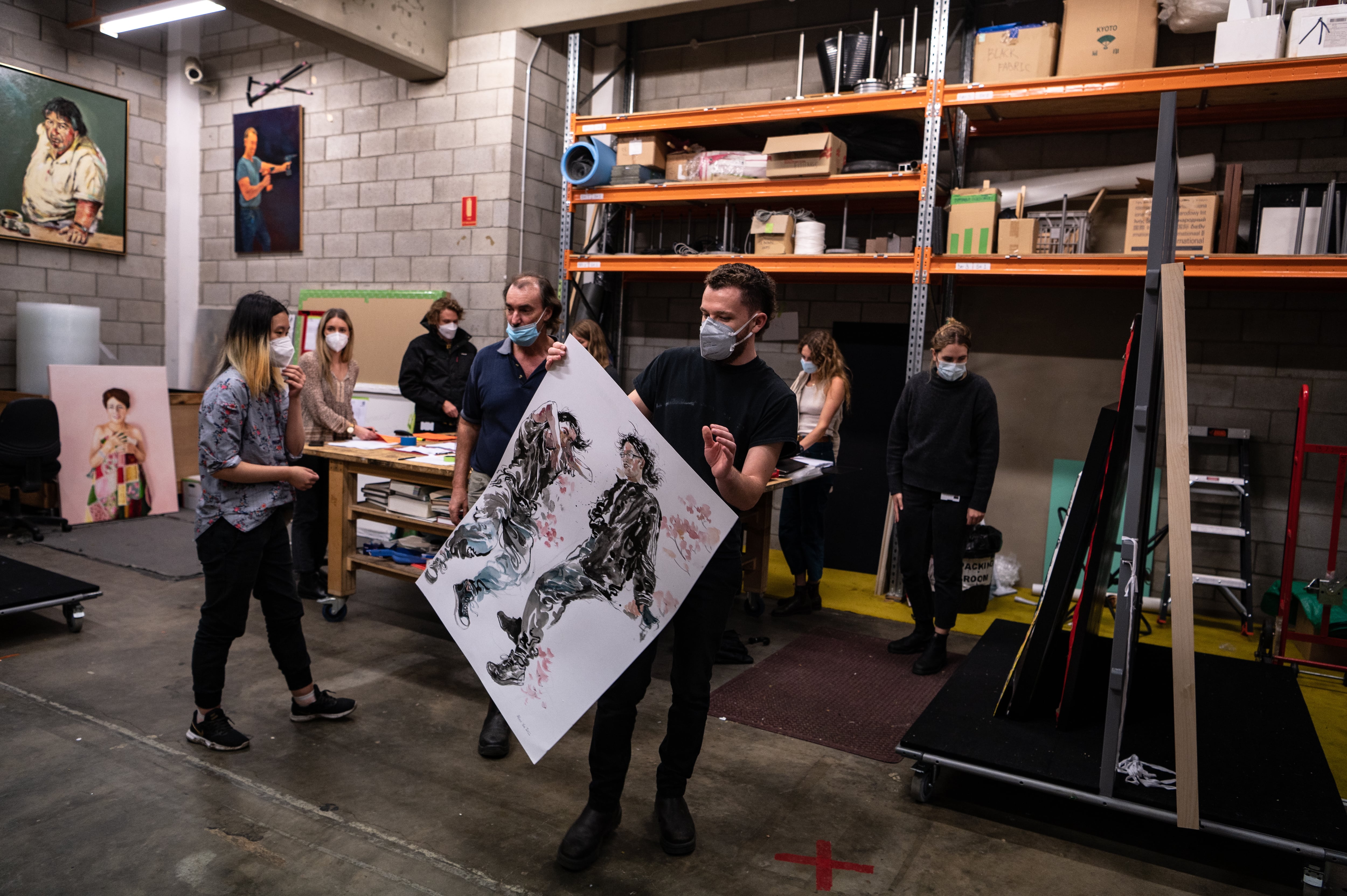 Sydney (Australia), 01/04/2022.- Artists deliver entries for the Archibald, Wynne and Sulman Prizes 2022 at the Art Gallery of New South Wales in Sydney, Australia, 01 April 2022. Hundreds of entries for Australia&#039;Äôs Archibald, Wynne and Sulman Prizes 2022 are arriving from across the country. EFE/EPA/FLAVIO BRANCALEONE AUSTRALIA AND NEW ZEALAND OUT
