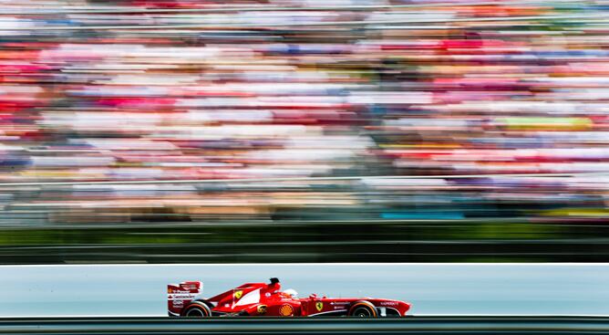 El piloto español rueda sobre el circuito de Barcelona