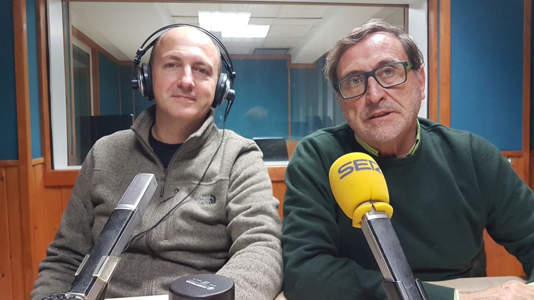 Luis Marina y Chusmanu Zaballa en el estudio de La Ventana de Cantabria 