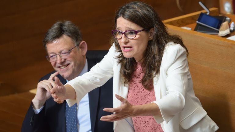 President Ximo Puig y Vicepresidenta Mónica Oltra en una sesión plenaria de Les Corts