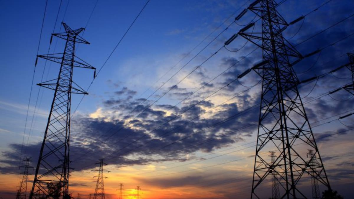 No a la MAT advierte que la línea eléctrica provoca enfermedades como el cáncer