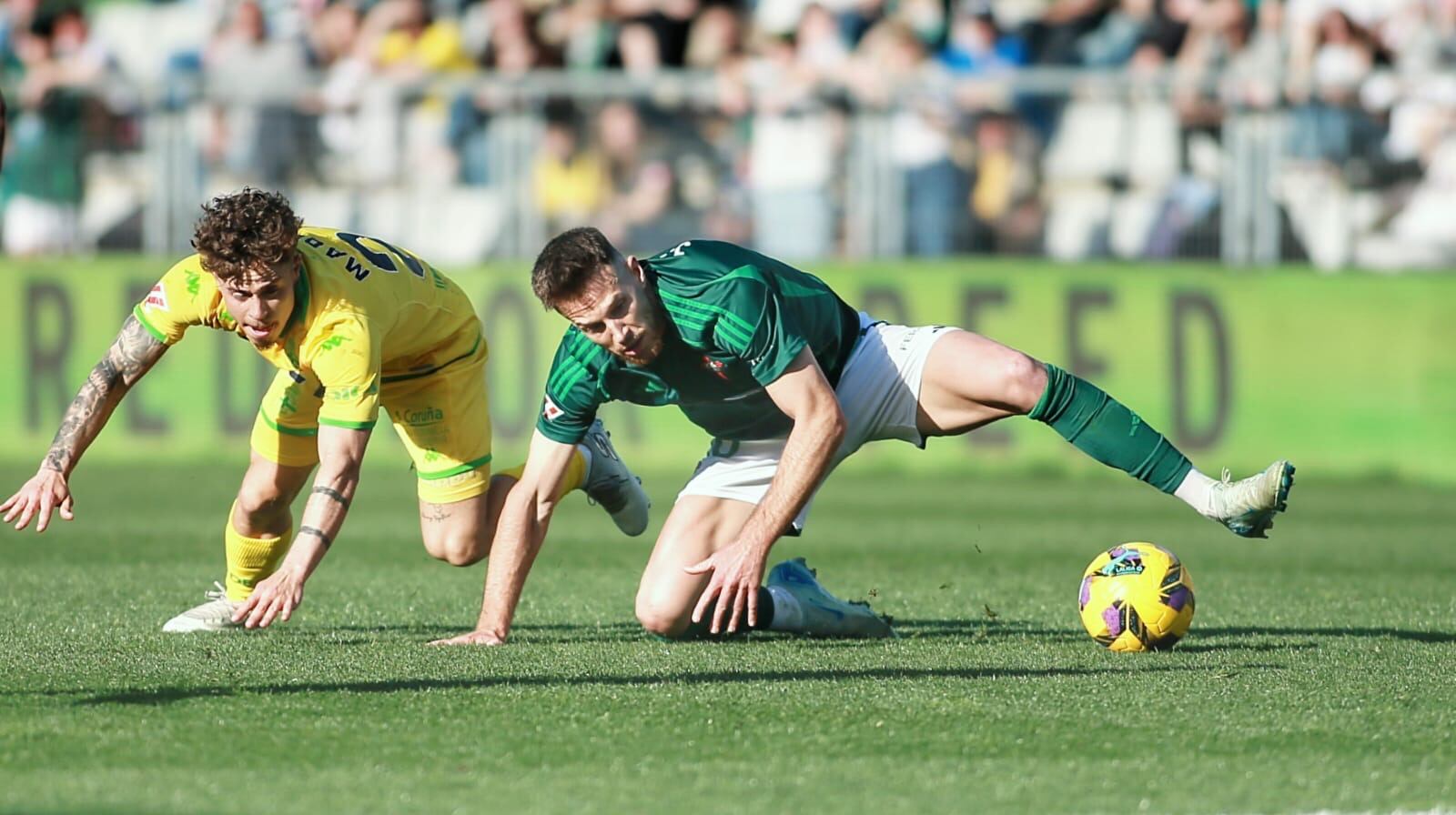 Josep Señé, en un lance del Racing-Deportivo en A Malata (foto: Mariño / Cadena SER)