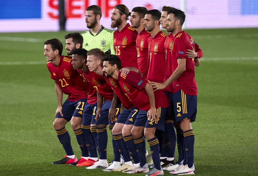 Foto de grupo en la victoria por 1-0 ante Suiza.