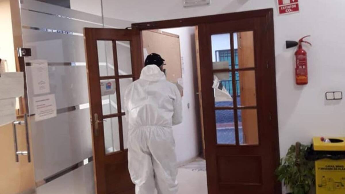 Jaén roza los 800 fallecidos desde marzo mientras baja la tasa de incidencia