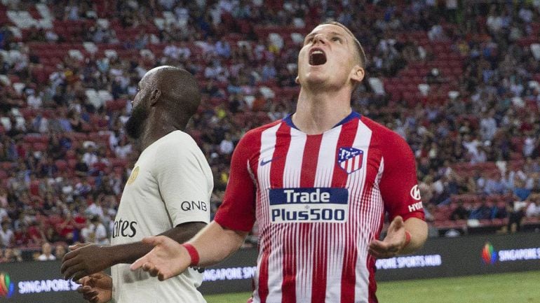 Gameiro, en la pretemporada del Atlético contra el PSG