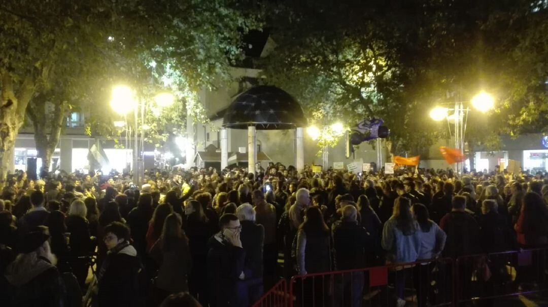 Concentración contra el fascismo en el Bulevar.