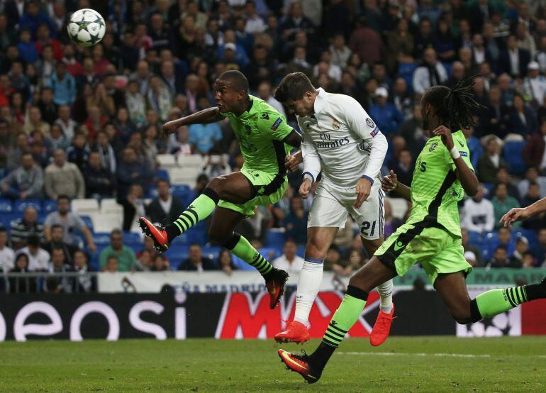 Morta firma el segundo del Madrid con un cabezazo