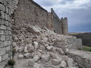 Derrumbe del muro del castillo de Jadraque