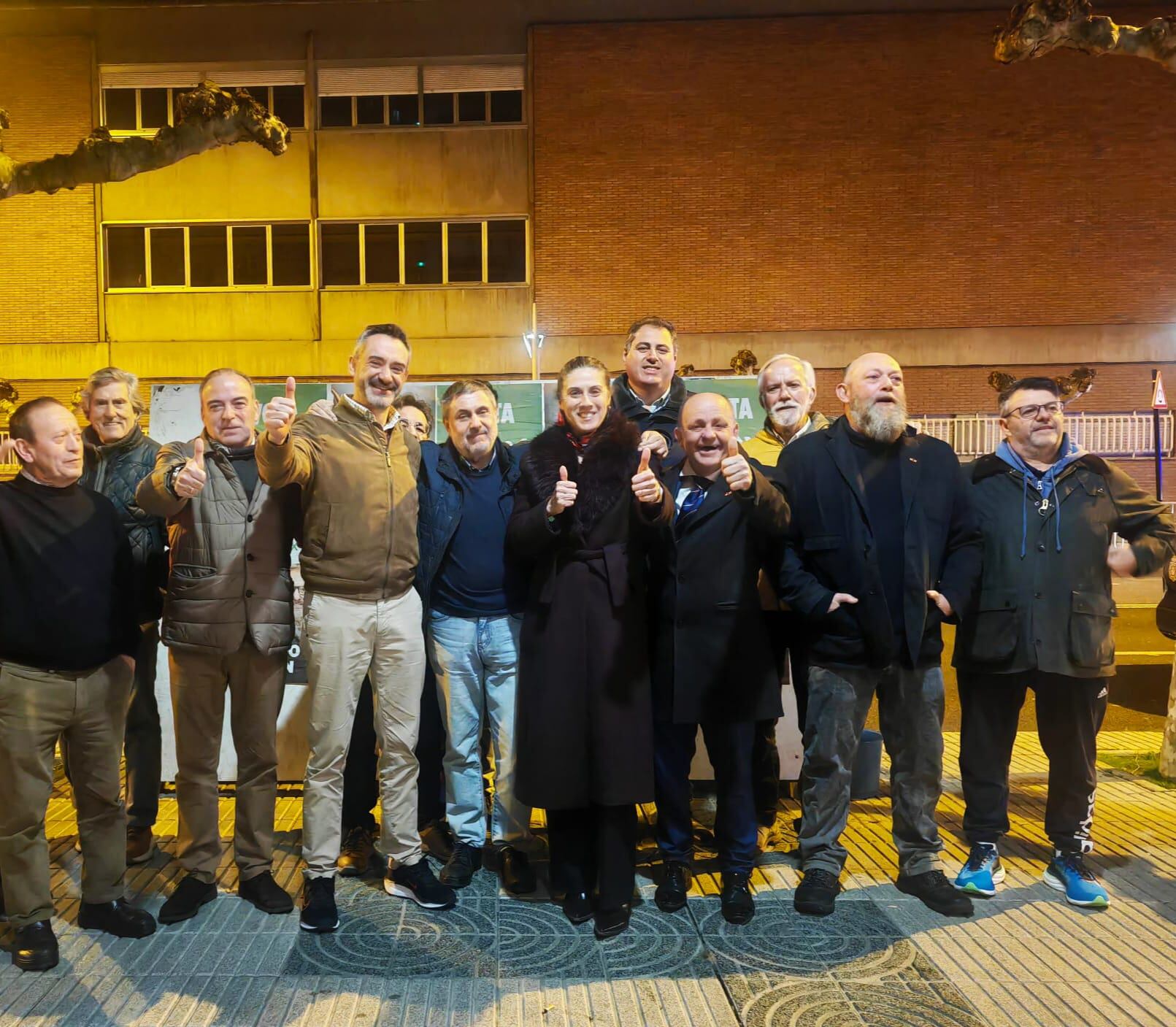 Candidatos y militantes de VOX en el inicio de la campaña