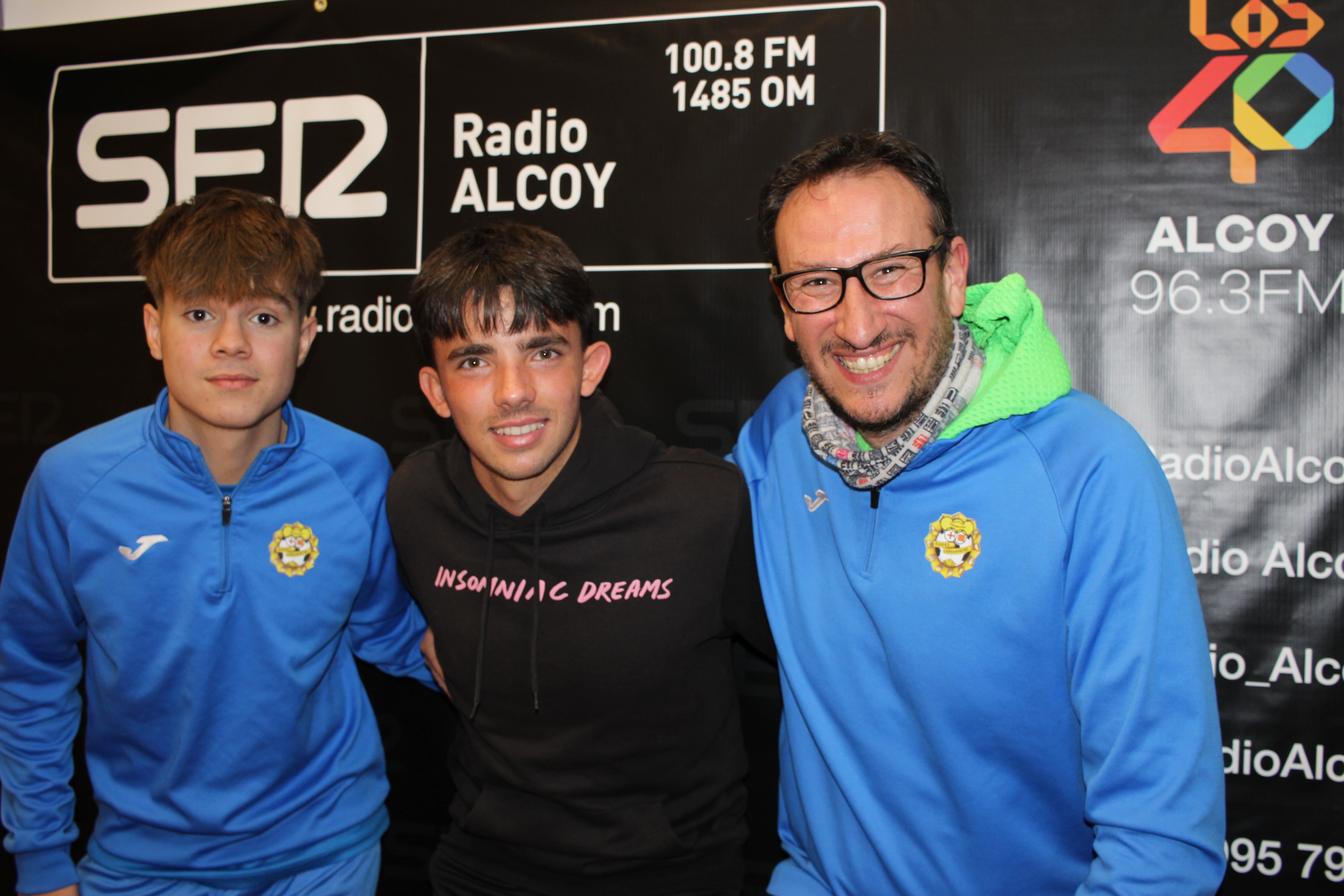 Paco Bravo, Germán Ramírez y Mauro Alberola jugadores y entrenador del Esides Caramanchel de Alcoy