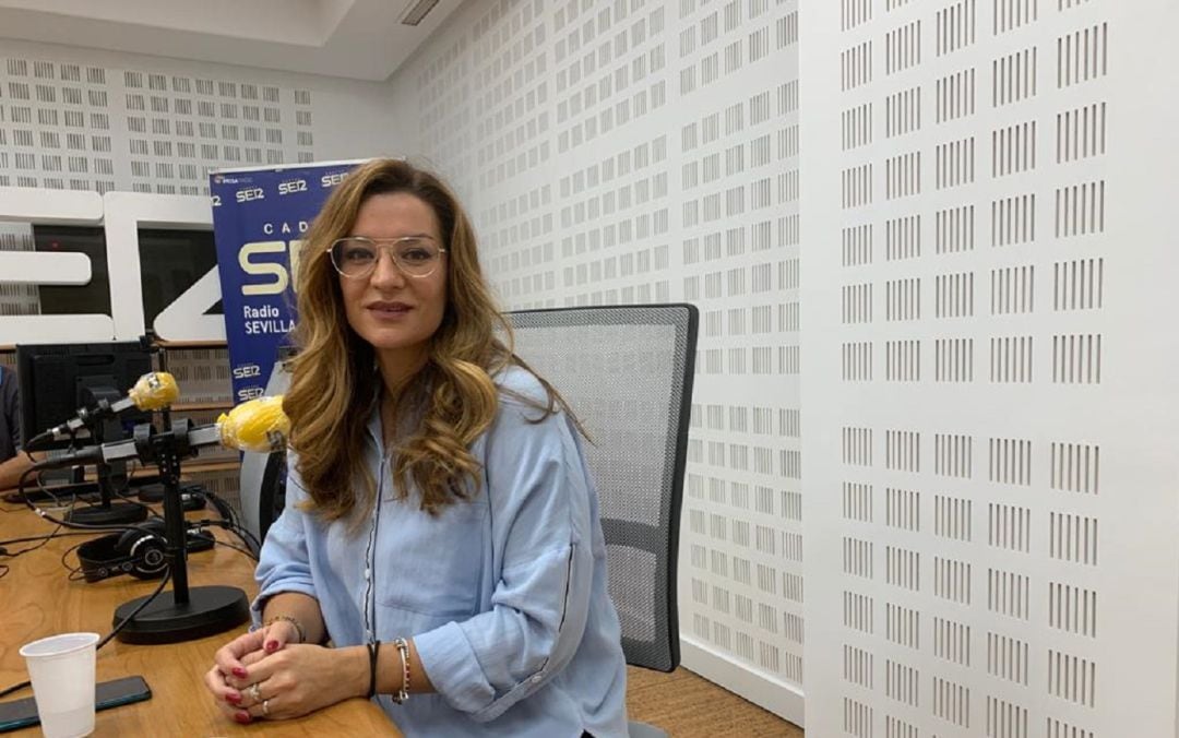 Erika Leiva en el estudio del programa Hoy por Hoy Sevilla