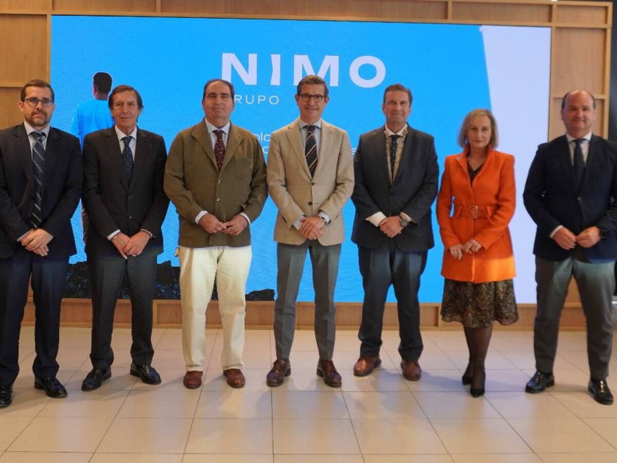 El consejero de Industria, Minas y Energía, Jorge Paradela, visita la sede de Nimo Grupo para conocer su plan estratégico