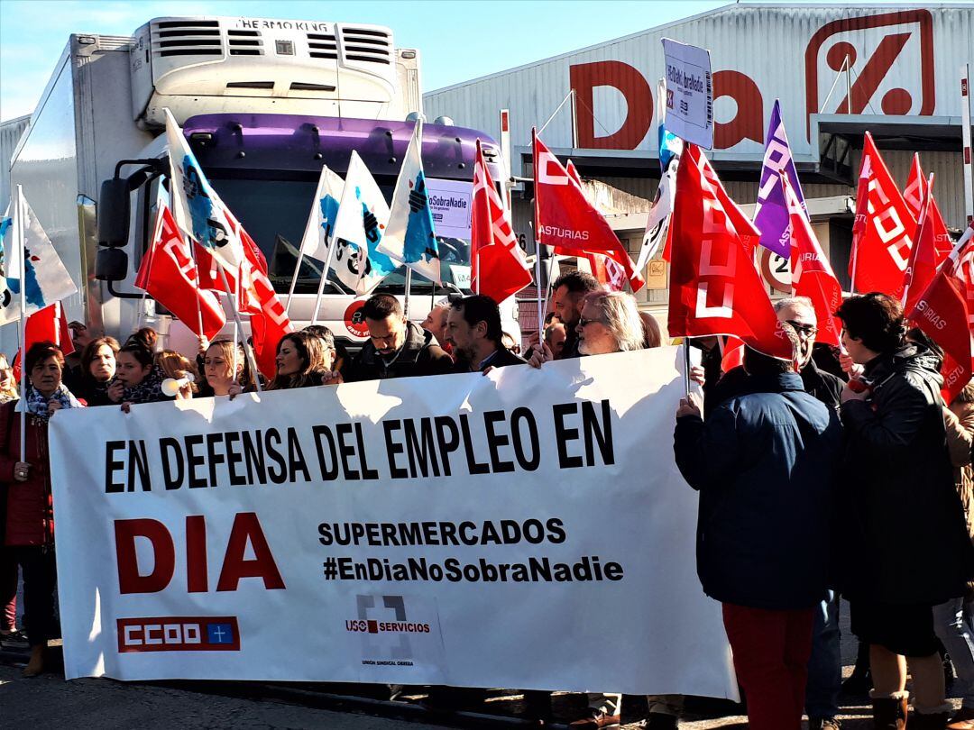 Los trabajadores impidieron la entrada y salida de camiones