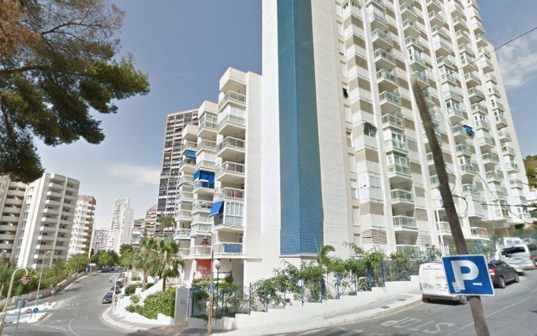 Muere un operario tras caer de un edficio cuando desmontaba un toldo