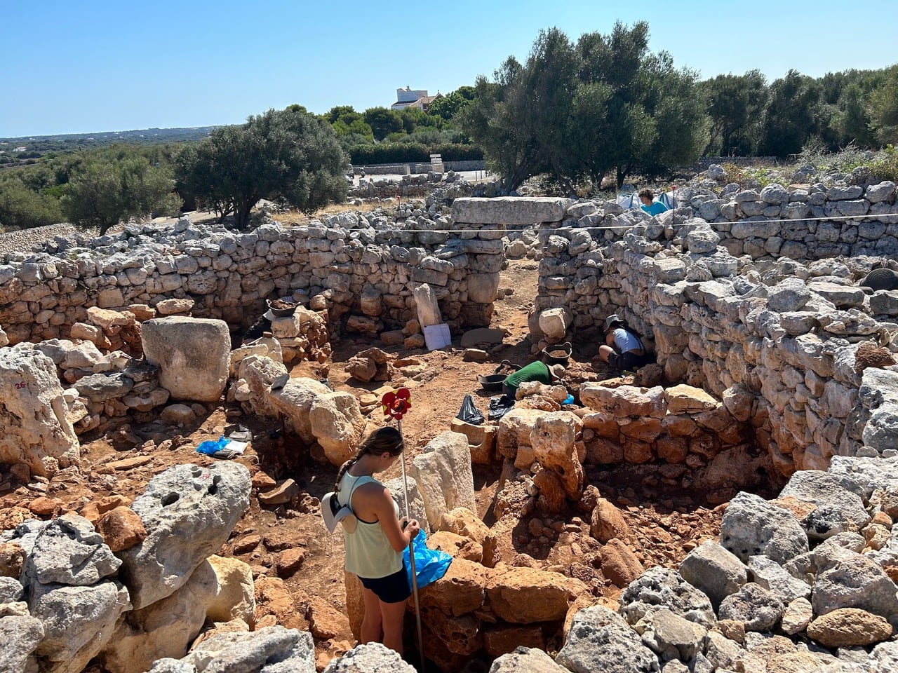 Enguany s'han descobert restes humanes a una de les cases del jaciment que podrien pertànyer a l'època de les guerres púniques.