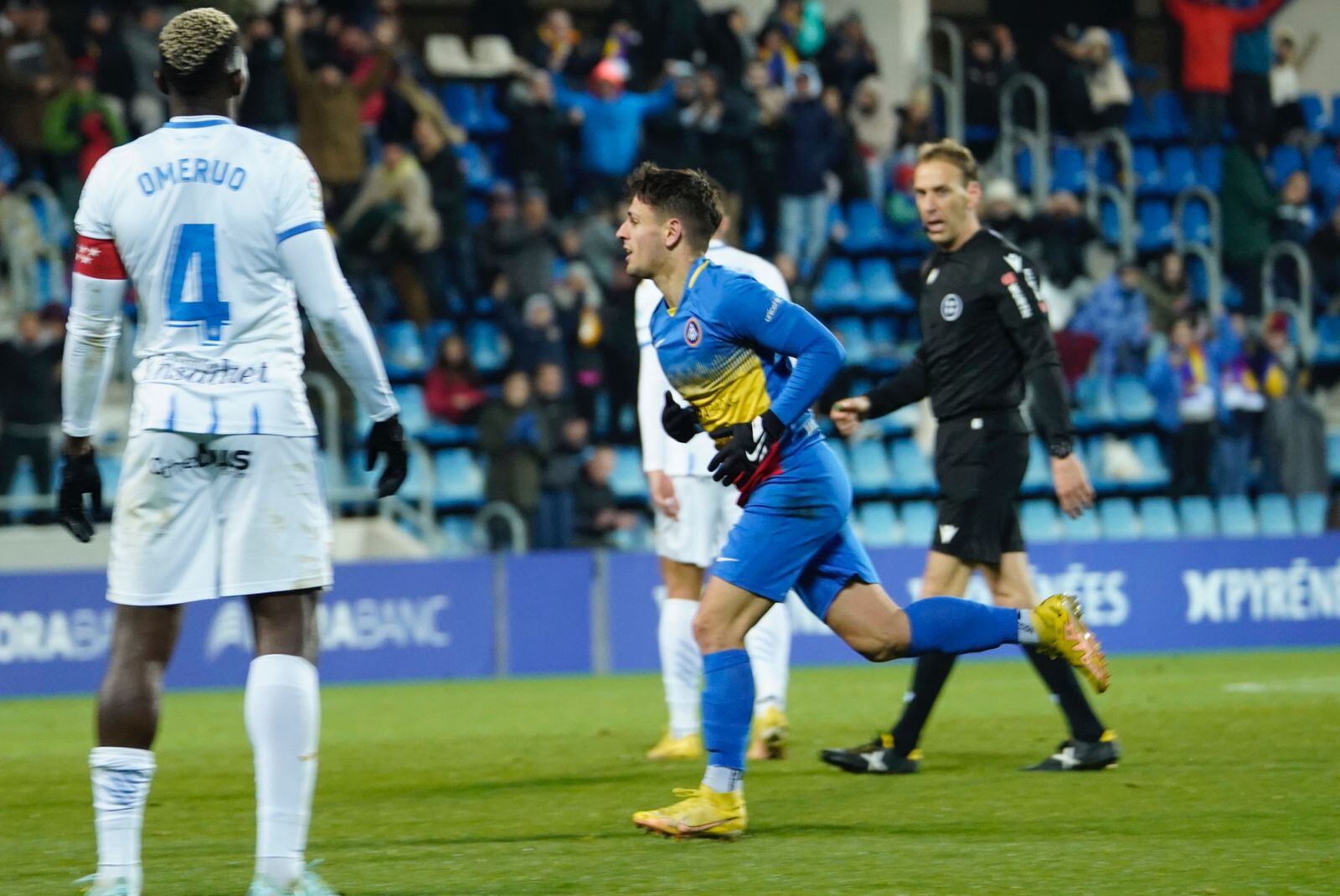 Iván Gil celebrant l'1-0.
